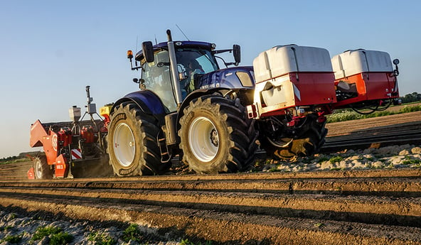 Utužování půdy pneumatikami vašeho traktoru